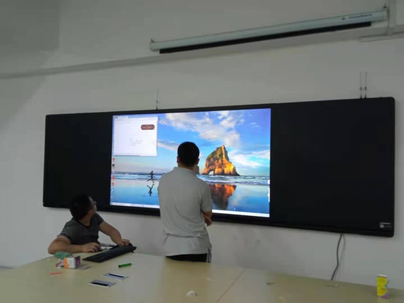 智慧黑(hēi)闆及一(yī)體(tǐ)機(jī)案例